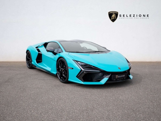 Lamborghini Revuelto