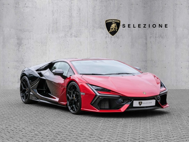 Lamborghini Revuelto