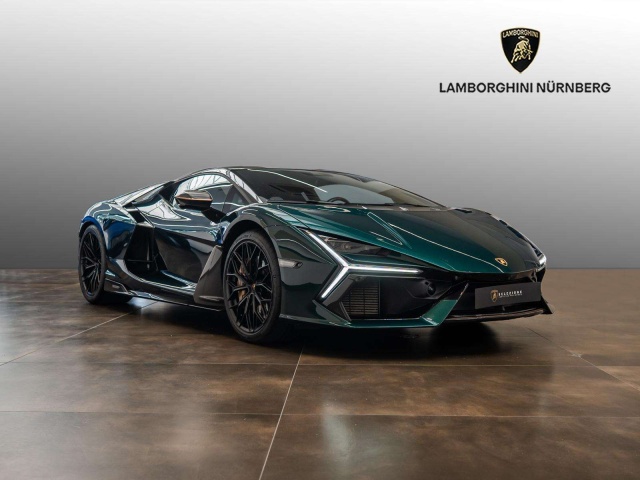 Lamborghini Revuelto