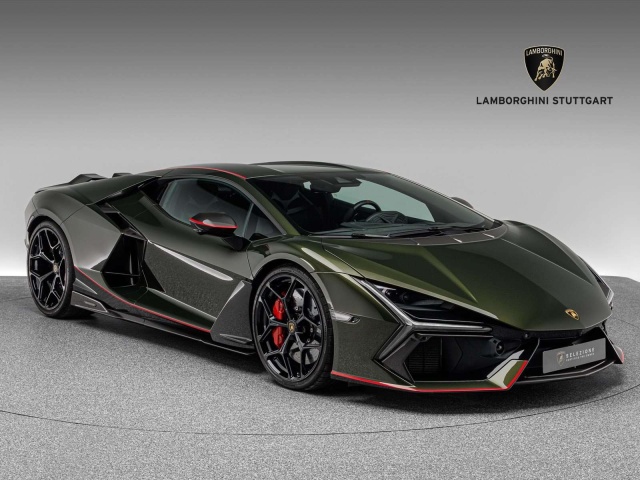 Lamborghini Revuelto