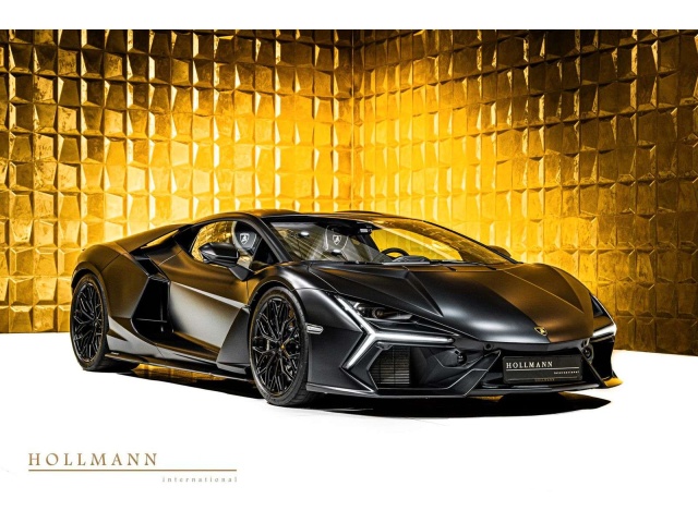 Lamborghini Revuelto