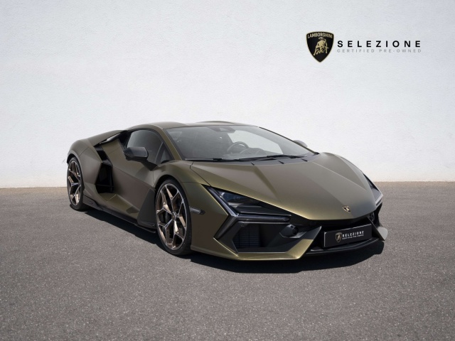 Lamborghini Revuelto