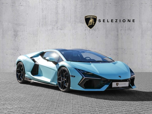 Lamborghini Revuelto