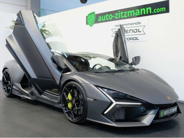 Lamborghini Revuelto