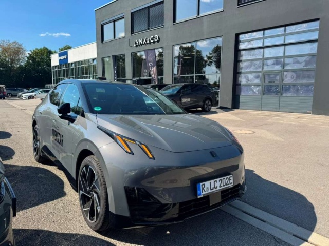 Lynk&Co 02