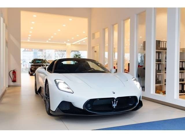 Maserati MC20