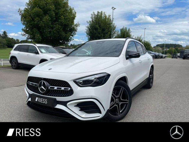 Mercedes-Benz GLA 200