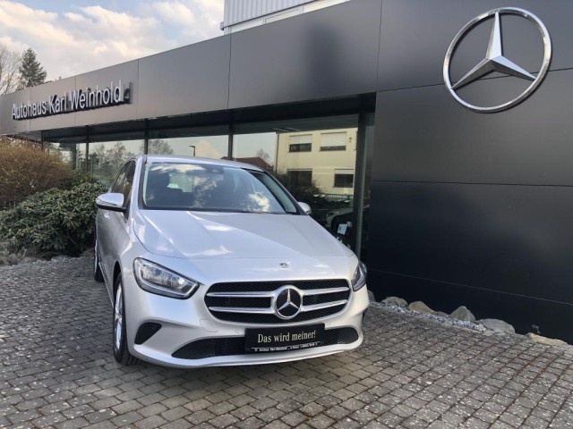 Mercedes-Benz B 180