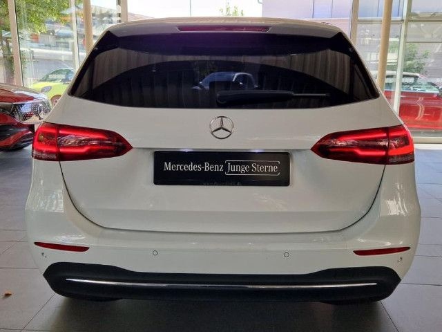 Mercedes-Benz B 220