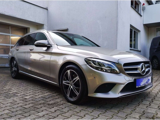 Mercedes-Benz C 220