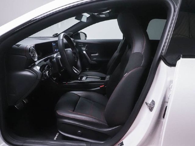 Mercedes-Benz CLA 220