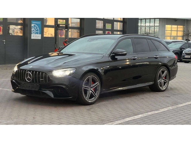 Mercedes-Benz E 63 AMG