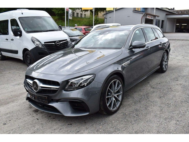Mercedes-Benz E 63 AMG