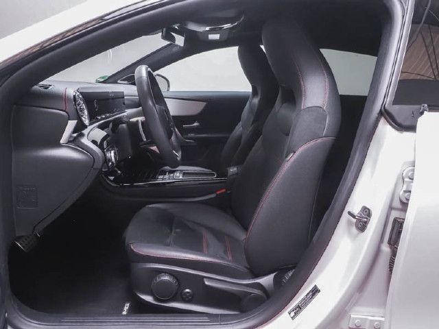 Mercedes-Benz CLA 220