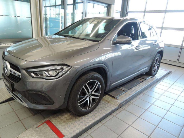 Mercedes-Benz GLA 180