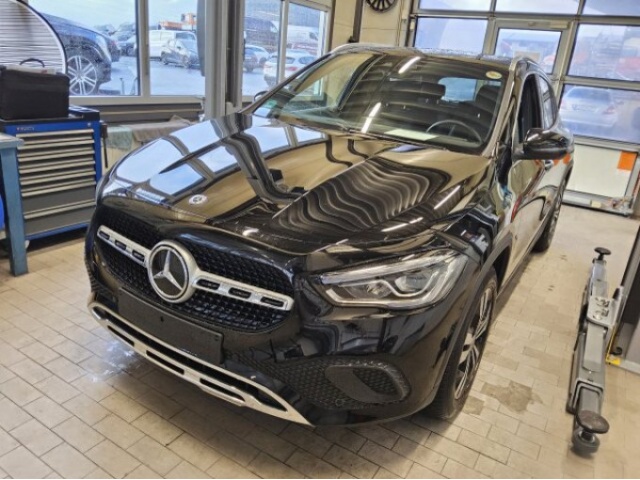 Mercedes-Benz GLA 200