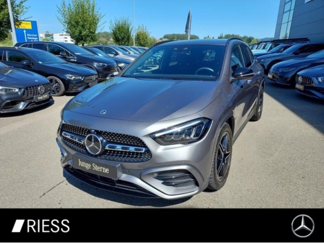 Mercedes-Benz GLA 200