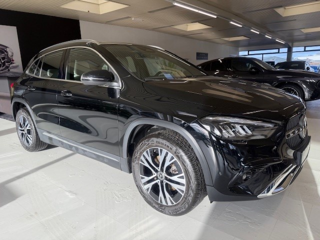 Mercedes-Benz GLA 200