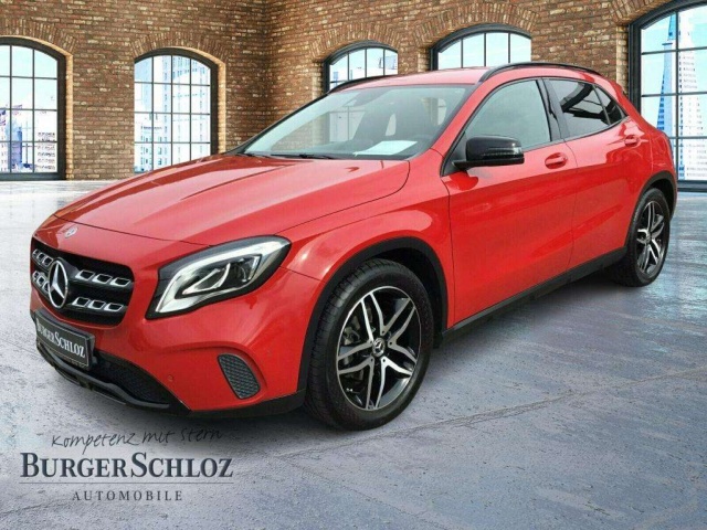 Mercedes-Benz GLA 200