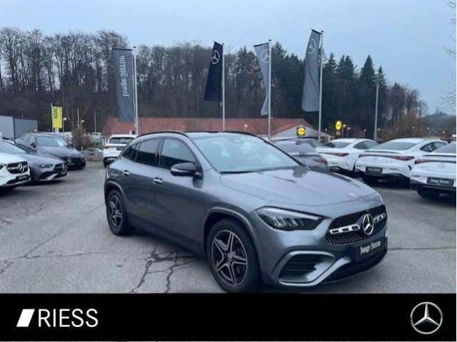 Mercedes-Benz GLA 200