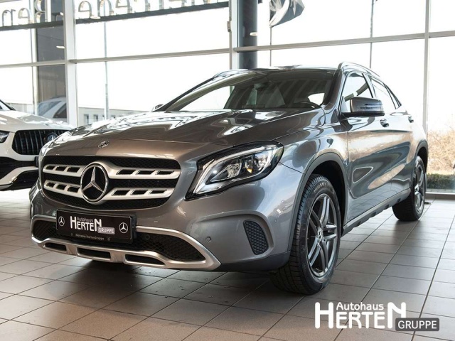 Mercedes-Benz GLA 200