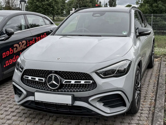 Mercedes-Benz GLA 200