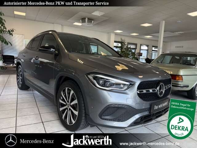 Mercedes-Benz GLA 200