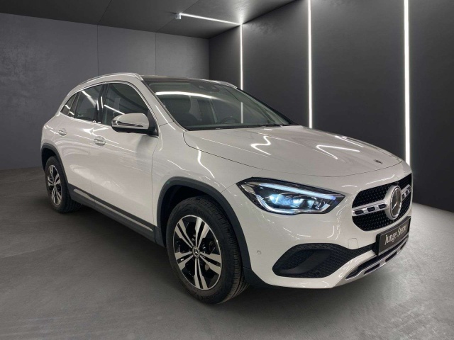 Mercedes-Benz GLA 200