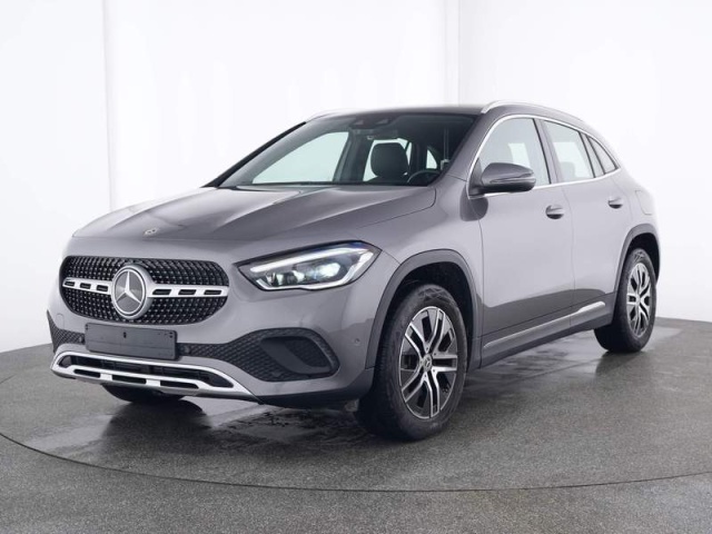 Mercedes-Benz GLA 220