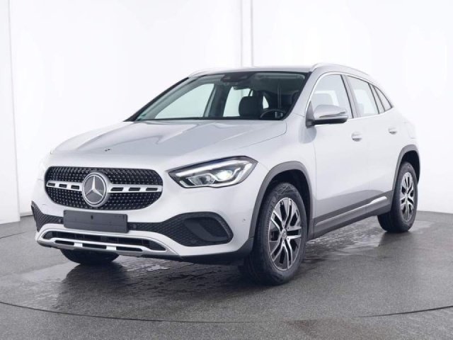 Mercedes-Benz GLA 220