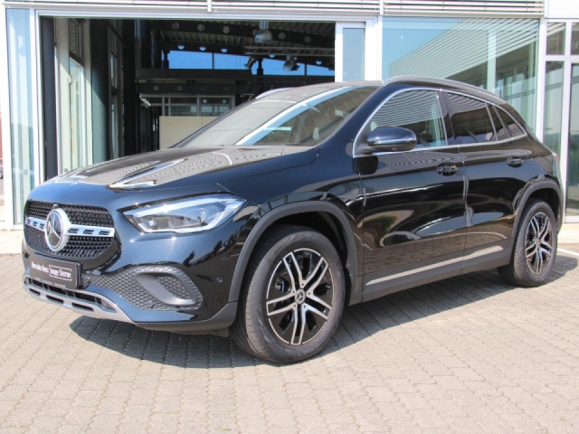 Mercedes-Benz GLA 220