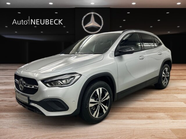 Mercedes-Benz GLA 220