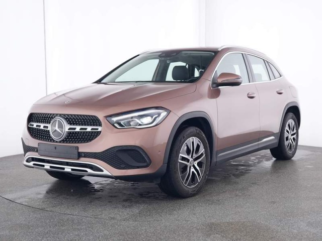 Mercedes-Benz GLA 220