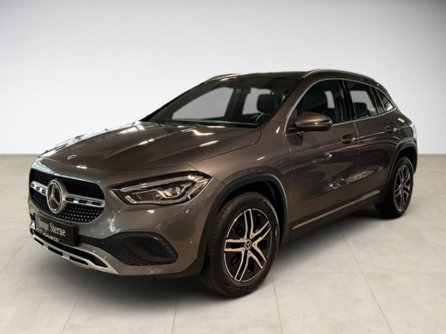 Mercedes-Benz GLA 220