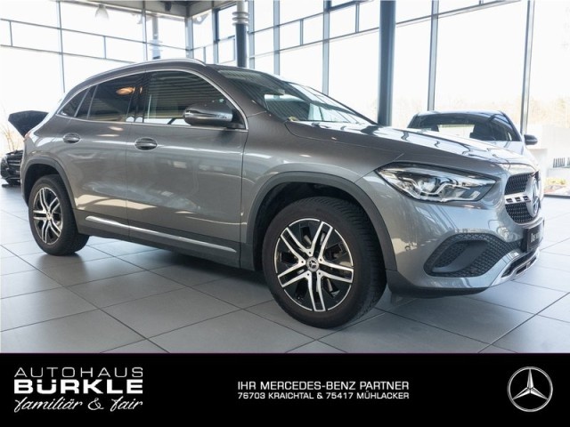 Mercedes-Benz GLA 220
