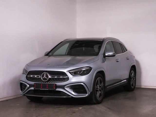 Mercedes-Benz GLA 220