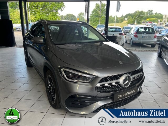 Mercedes-Benz GLA 220