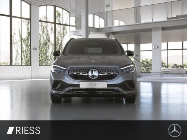 Mercedes-Benz GLA 220
