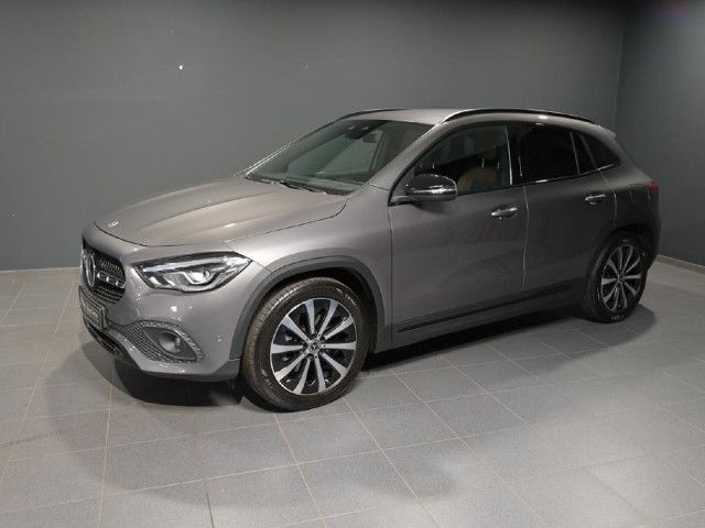 Mercedes-Benz GLA 220