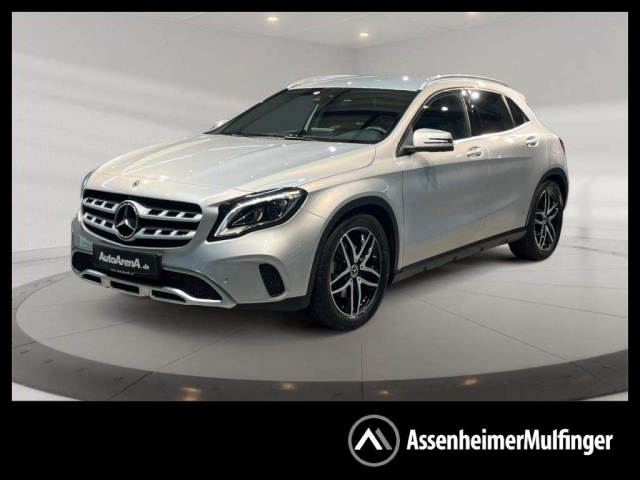 Mercedes-Benz GLA 220