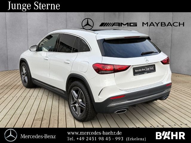 Mercedes-Benz GLA 220