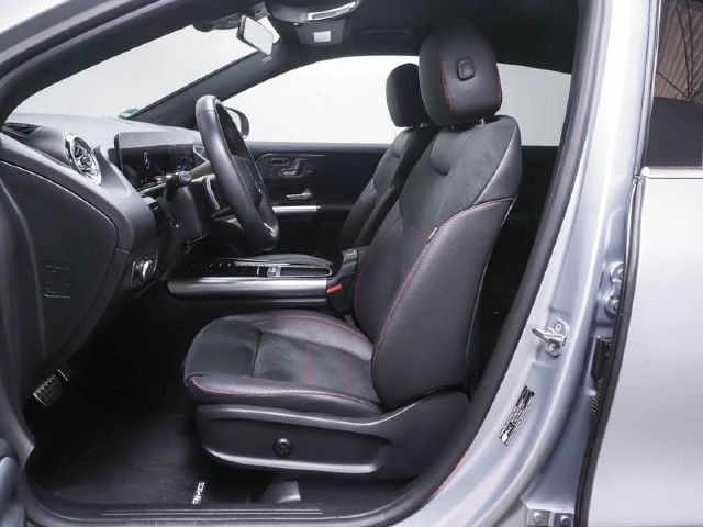 Mercedes-Benz GLA 220