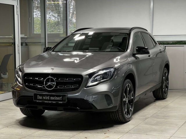 Mercedes-Benz GLA 220