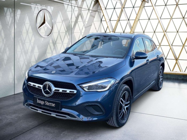 Mercedes-Benz GLA 220