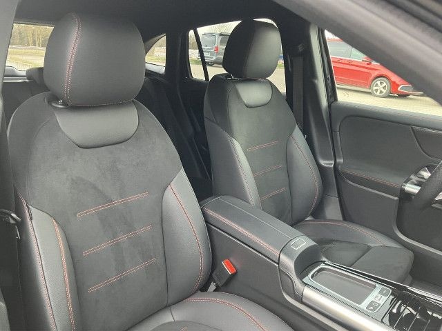 Mercedes-Benz GLA 220