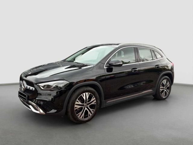 Mercedes-Benz GLA 220