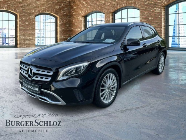 Mercedes-Benz GLA 220