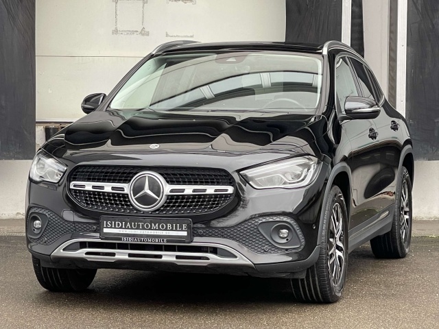 Mercedes-Benz GLA 220
