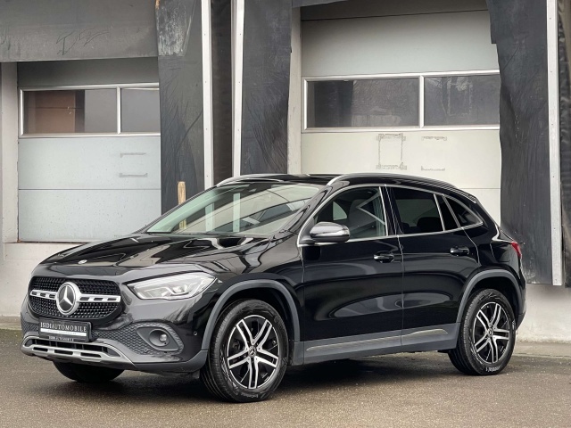 Mercedes-Benz GLA 220