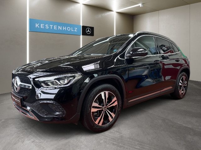 Mercedes-Benz GLA 220